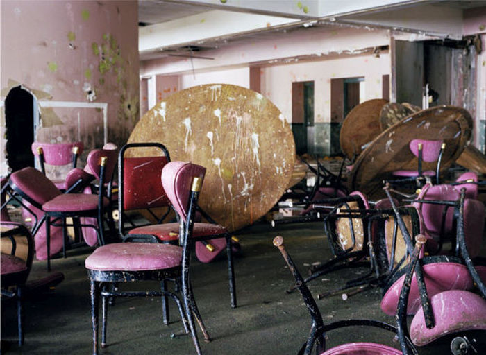 This Resort Was Once The Setting Of Dirty Dancing Now It's In Ruins (21 pics)