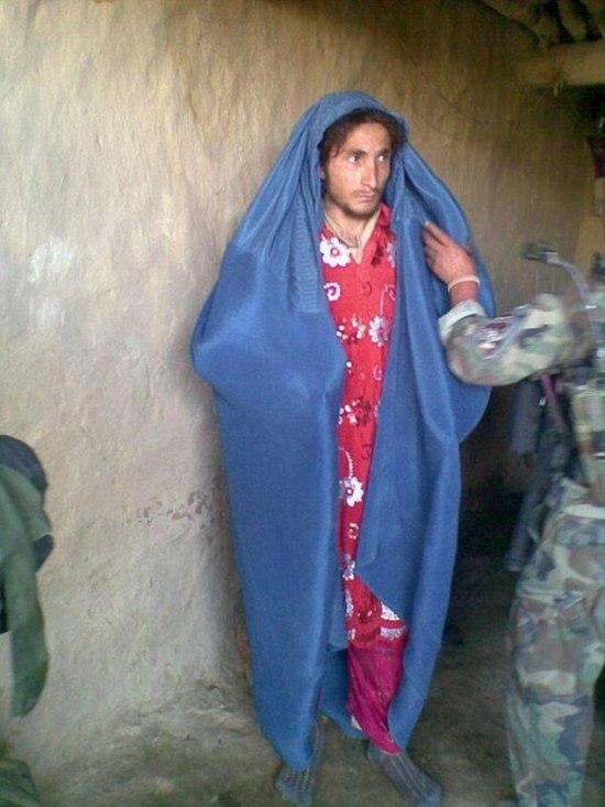 ISIS Fighters Flee Battlefield Dressed as Women  (3 pics)