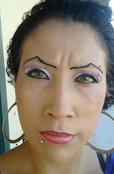 Makeup Disasters That Went Horribly Wrong (34 pics)