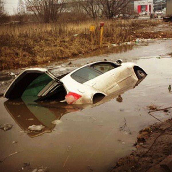Somebody Took A Wrong Turn (4 pics)