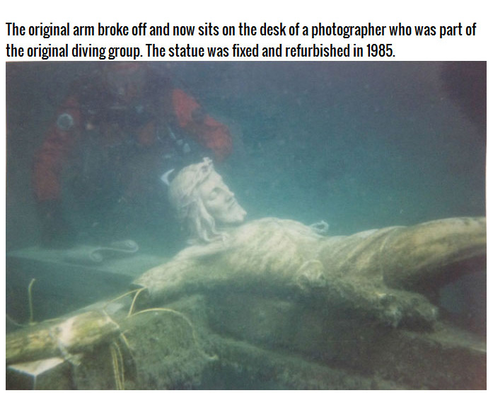 Giant Crucifix Under The Waters Of Lake Michigan (4 pics)