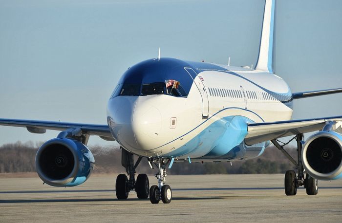 An Inside Look At Heir Force One (10 pics)