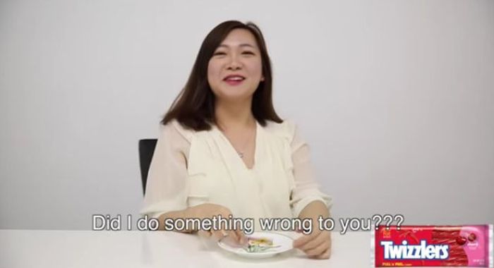 Korean Girls Have Hilarious Reactions After Tasting American Snacks (24 pics)