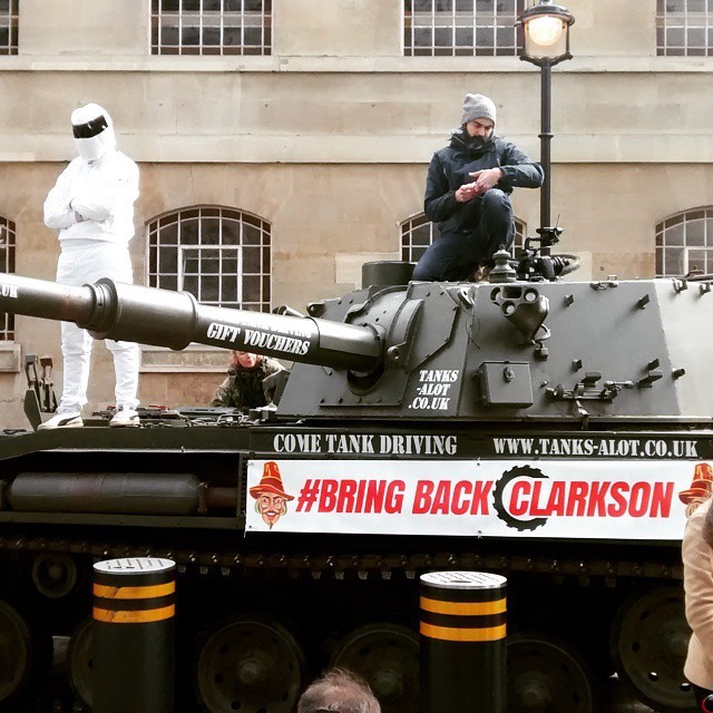 Top Gear Fans Deliver A Petition To Bring Back Clarkson With A Tank (5 pics)