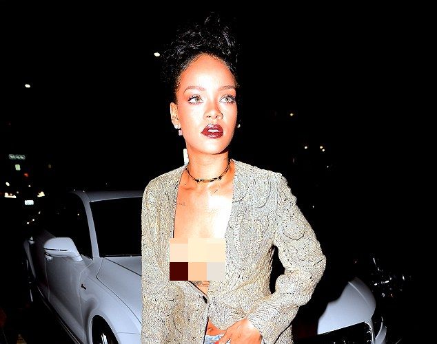 Rihanna Goes Braless For A Night Out In LA (5 pics)