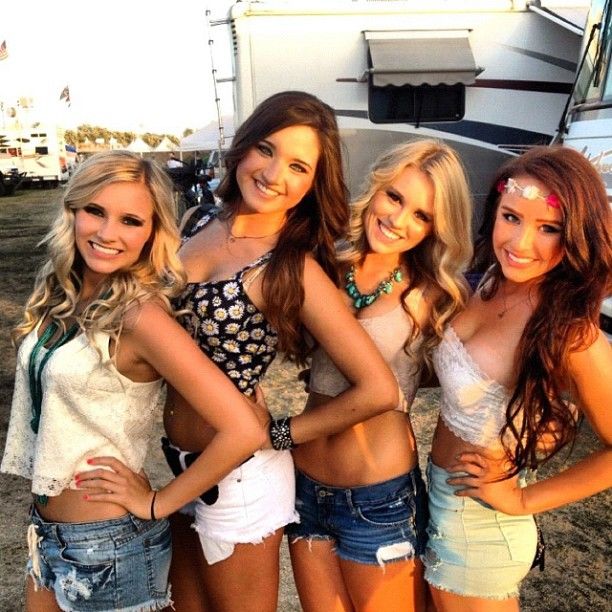 College Girls Are The Best Reason To Stay In School (40 pics)