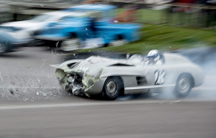 When A Mercedes Collides With A Jaguar (9 pics)