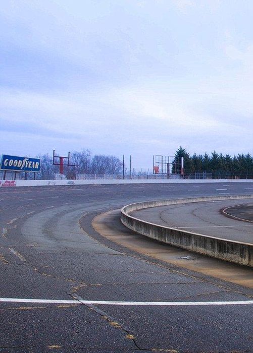 An Inside Look At An Abandoned NASCAR Track (30 pics)