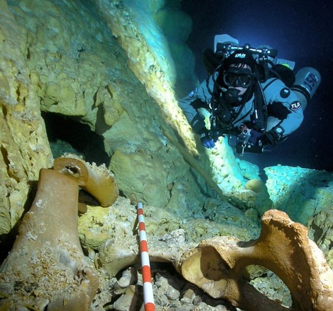 Experts Still Can't Figure Out What They Found In This Mysterious Cave (5 pics)