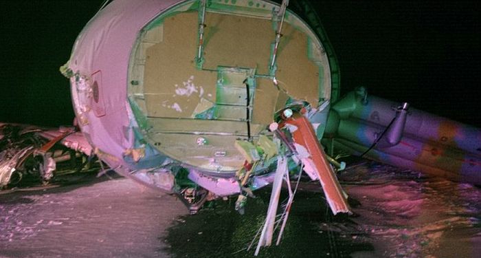 Air Canada Plane Crash Lands And Leaves 25 Injured (6 pics)