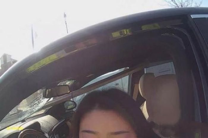 Drunk Driving Female Poses For A Selfie (6 pics)