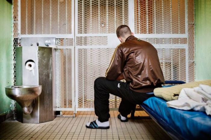 A Look At Life Inside Of A French Prison (21 pics)