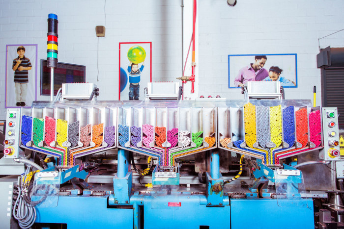 These Pictures Show What Goes On Inside A Crayola Crayon Factory (13 pics)