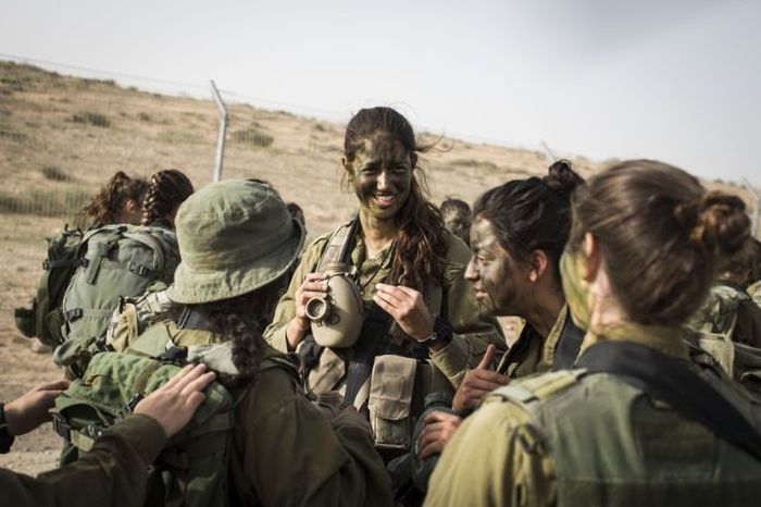 Pretty Girls Of The Israeli Army (99 pics)