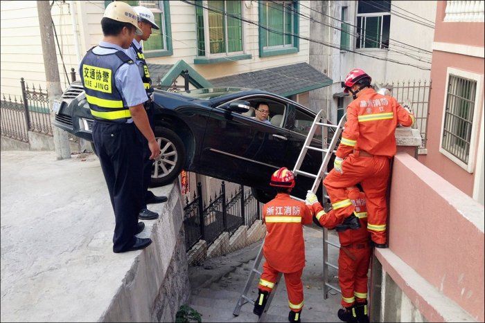 Road Accidents That Will Remind You To Drive Carefully (47 pics)