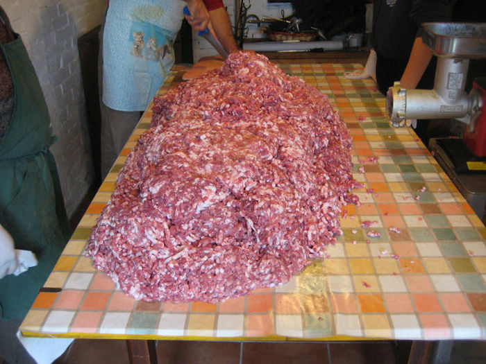 How To Make Real Homemade Italian Salami (27 pics) How To Make Real Homemade Italian Salami (27 pics)