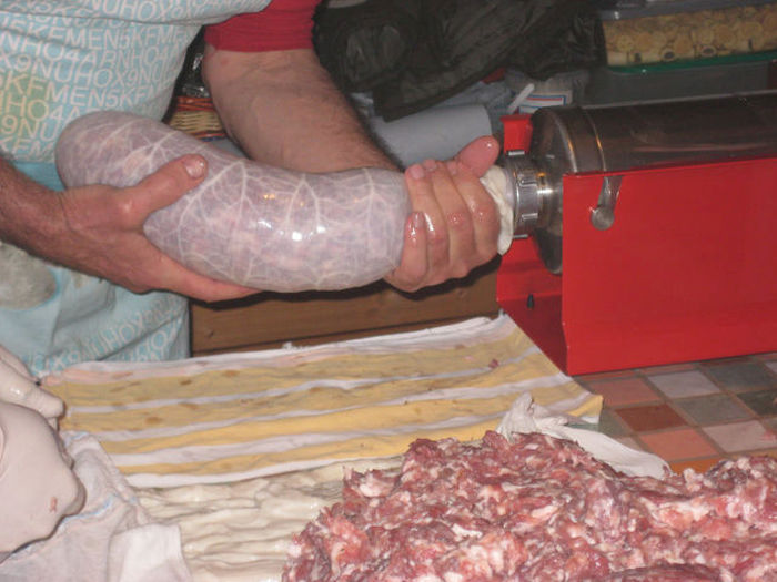 How To Make Real Homemade Italian Salami (27 pics) How To Make Real Homemade Italian Salami (27 pics)