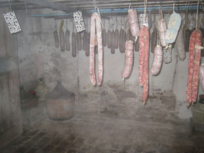 How To Make Real Homemade Italian Salami (27 pics) How To Make Real Homemade Italian Salami (27 pics)