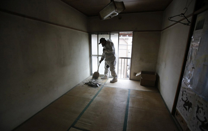 This Is The Most Depressing Job In The World (19 pics)