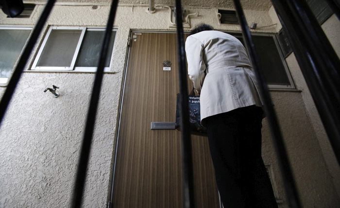 This Is The Most Depressing Job In The World (19 pics)