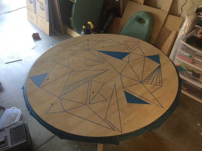Old Table Gets New Design (7 pics)