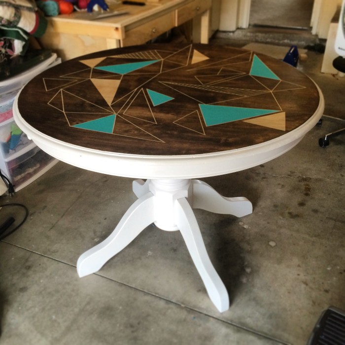 Old Table Gets New Design (7 pics)