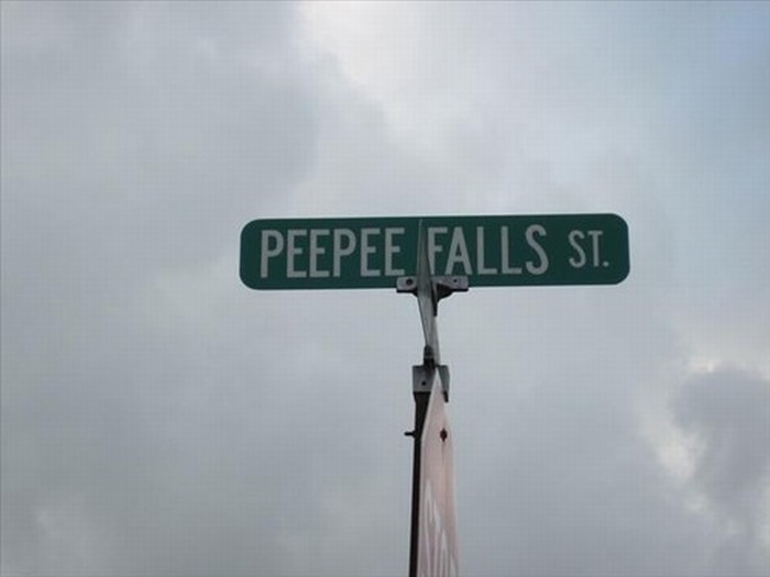 Street Names That Are Too Ridiculous For Their Own Good (28 pics)
