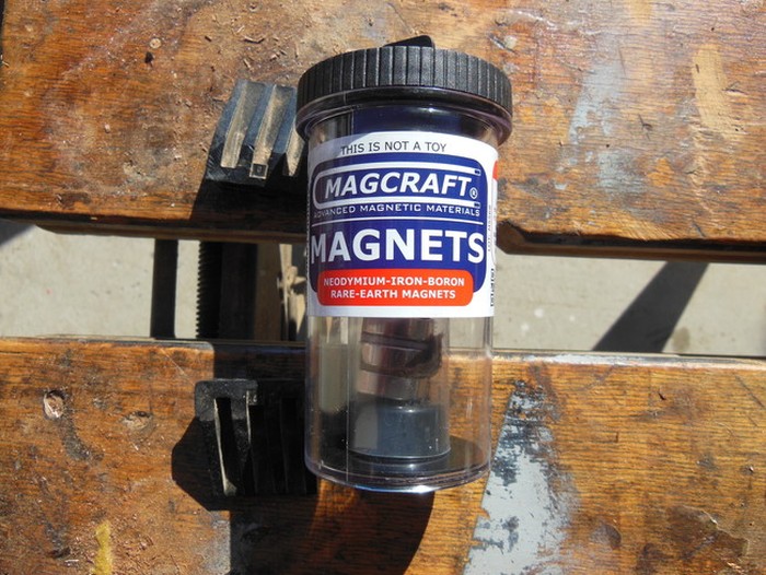 What Happens When You Put A Magnet On A Bottle Opener (9 pics)