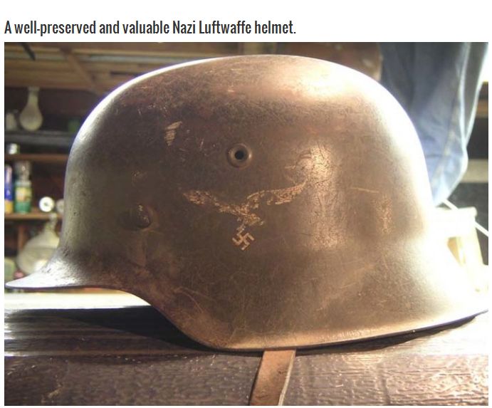 Man Finds World War II Collection In His Grandfather's Belongings (4 pics)
