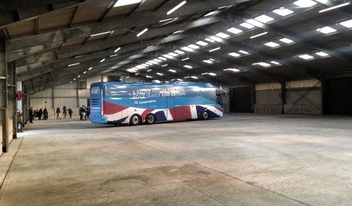 David Cameron Had A Huge Turnout At His Election Rally, Or Did He? (4 pics)