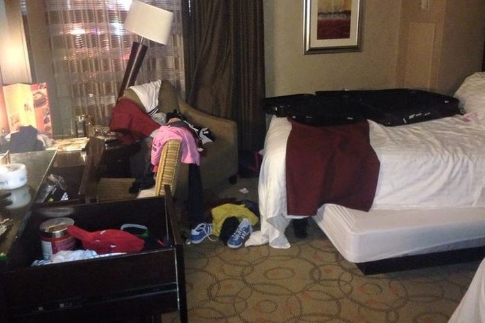 Friend Pulls The Wrong Kind Of Prank On This Professional Poker Player (5 pics)