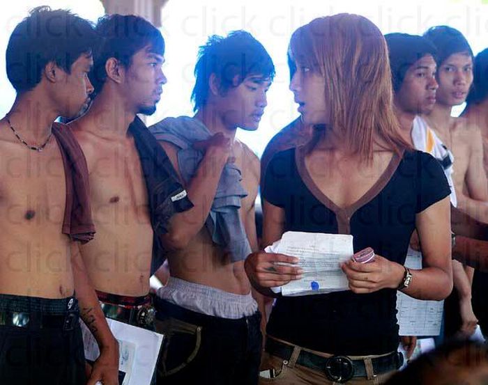 Photos From The Military Recruitment Center In Thailand (29 pics)
