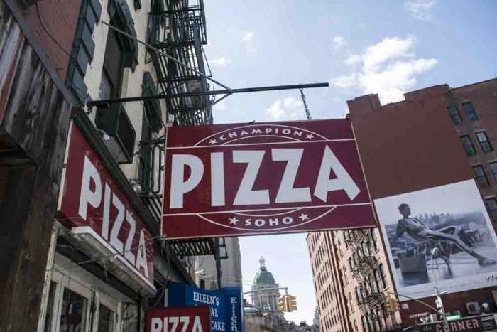 Take A Neighborhood Tour Of Little Italy In New York City (41 pics)
