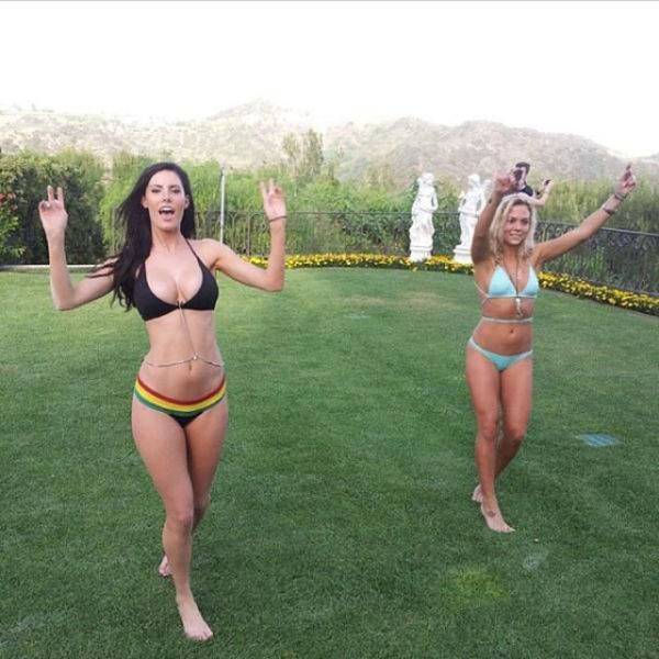 Hot Bikini Girls (62 pics)