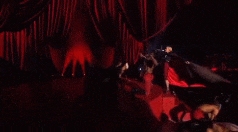 Embarrassing And Awkward Celebrity Moments That Happened In Public (18 gifs) Embarrassing And Awkward Celebrity Moments That Happened In Public (18 gifs)