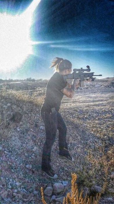 Instead Of Hunting Animals This Girl Hunts Poachers In Africa (23 pics)