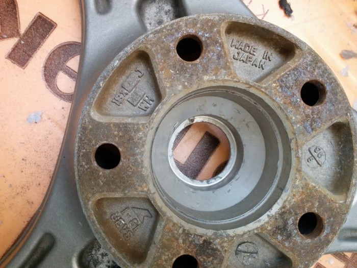 Man Turns His Wheel Rim Into The Ultimate PC (50 pics)