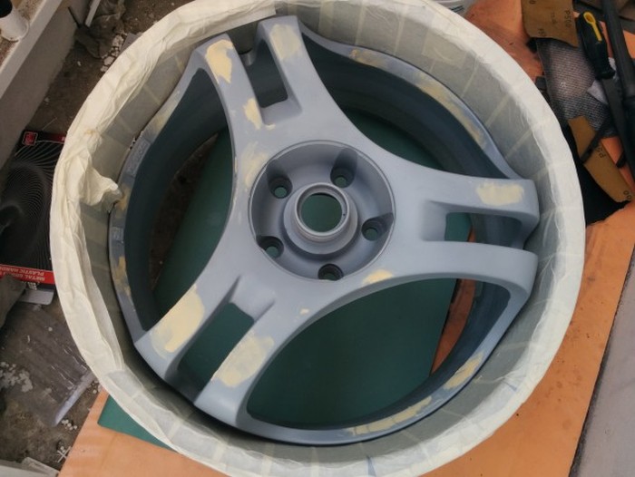 Man Turns His Wheel Rim Into The Ultimate PC (50 pics)