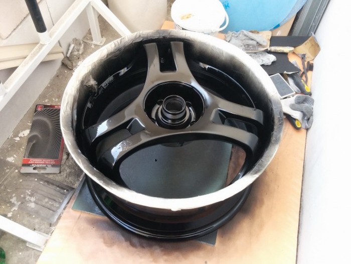 Man Turns His Wheel Rim Into The Ultimate PC (50 pics)