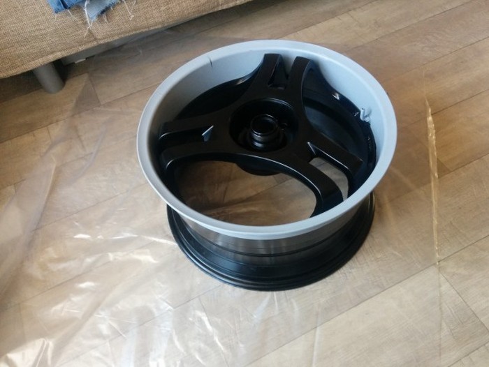 Man Turns His Wheel Rim Into The Ultimate PC (50 pics)