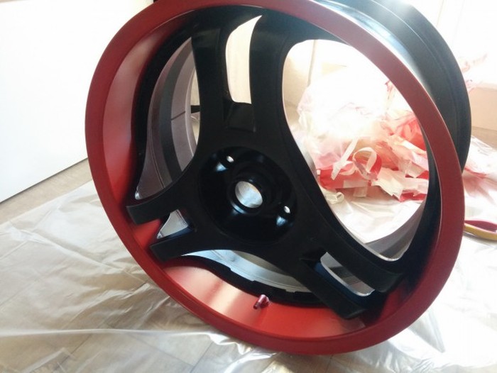Man Turns His Wheel Rim Into The Ultimate PC (50 pics)