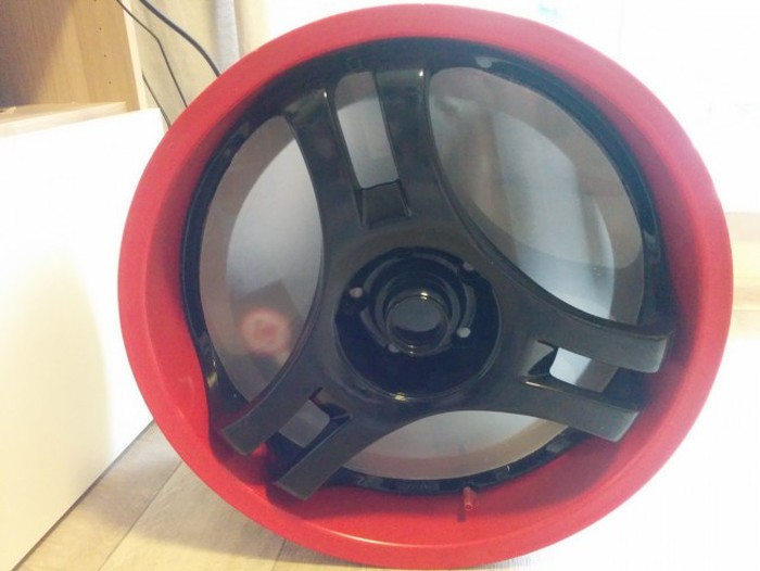 Man Turns His Wheel Rim Into The Ultimate PC (50 pics)
