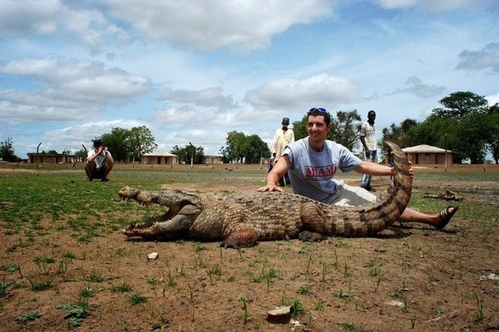Humans Live Side By Side With Crocodiles In This African Village (6 pics)