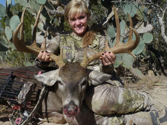 A Hunter Is Getting Death Threats After Taking A Photo A Dead Giraffe (14 pics)