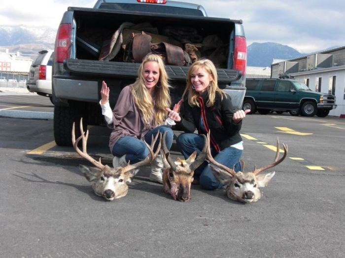 A Hunter Is Getting Death Threats After Taking A Photo A Dead Giraffe (14 pics)
