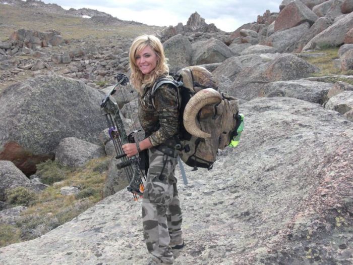A Hunter Is Getting Death Threats After Taking A Photo A Dead Giraffe (14 pics)