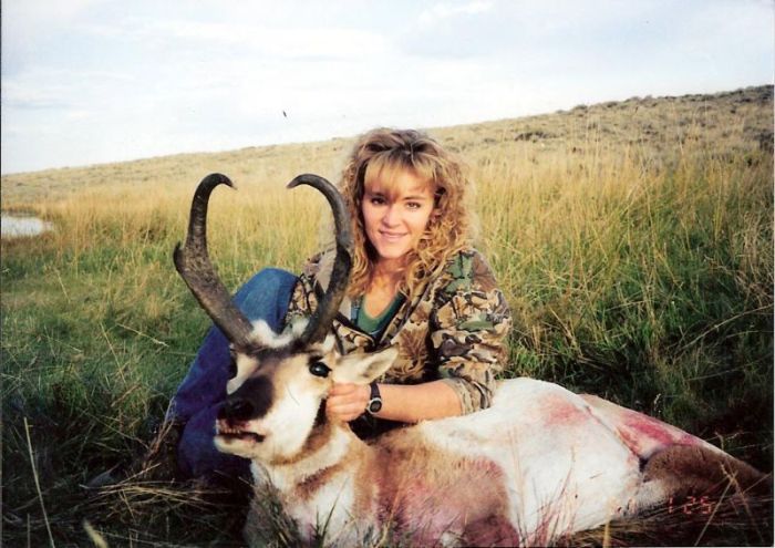 A Hunter Is Getting Death Threats After Taking A Photo A Dead Giraffe (14 pics)