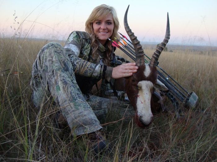 A Hunter Is Getting Death Threats After Taking A Photo A Dead Giraffe (14 pics)
