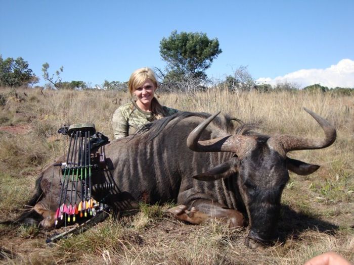 A Hunter Is Getting Death Threats After Taking A Photo A Dead Giraffe (14 pics)