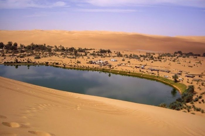 Ubari Is An Incredible Oasis In The Sahara Desert (10 pics)